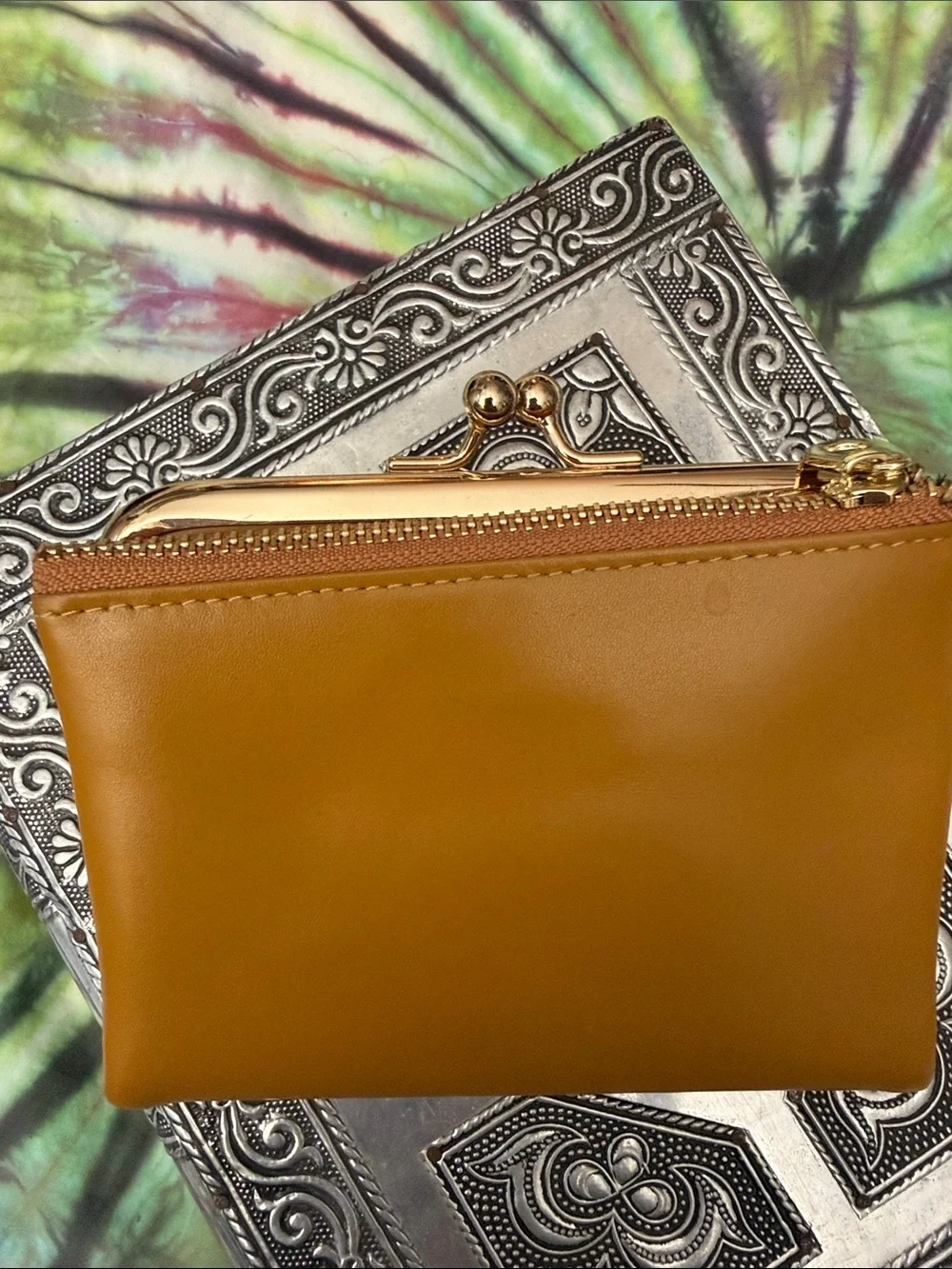 Classic Frame-Top Women’s Clutch in Mustard Gold